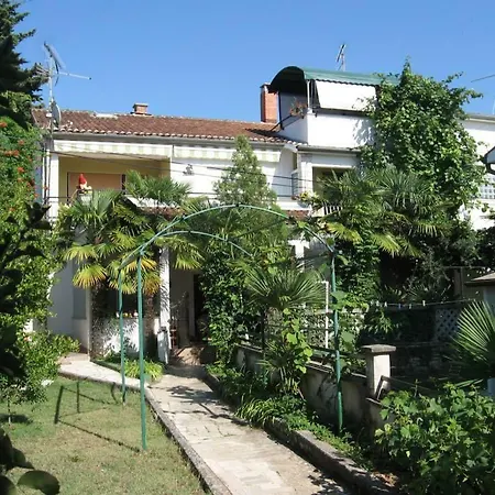 Jozefina Apartman *