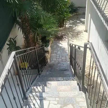 Jozefina Apartman *